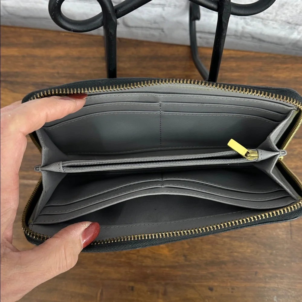 FOSSIL Tiegan Grainy Leather Zip Around Clutch Wallet w/ Pink Tassel Black EUC!